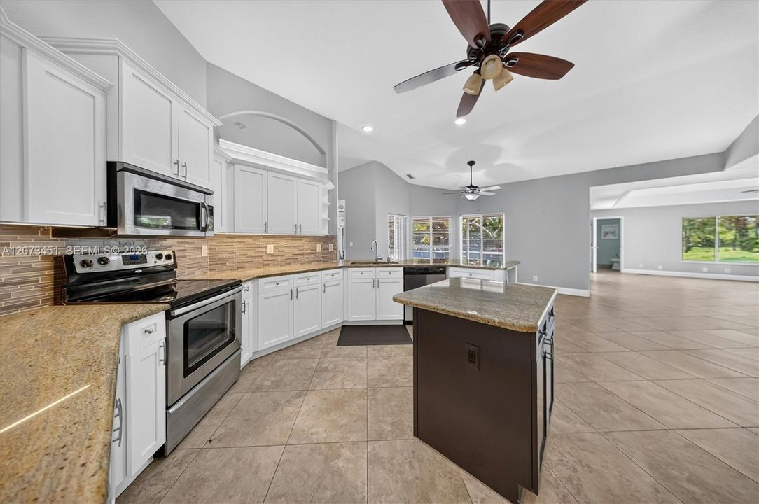 For Sale: $1,799,000 (3 beds, 2 baths, 3585 Square Feet)