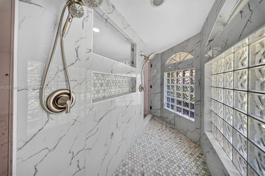 For Sale: $1,799,000 (3 beds, 2 baths, 3585 Square Feet)