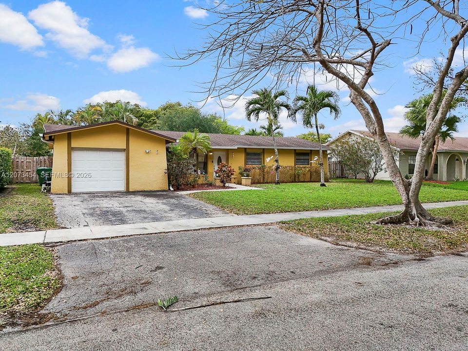 For Sale: $649,000 (3 beds, 2 baths, 1786 Square Feet)