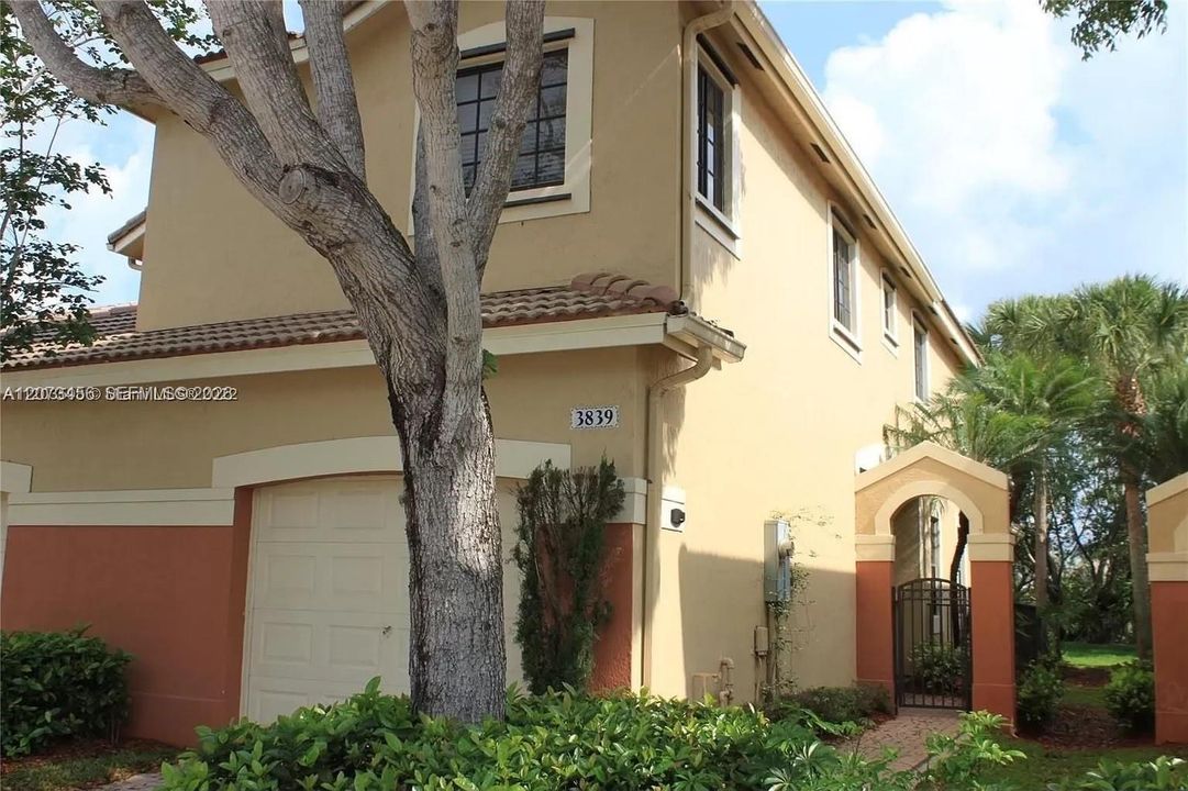 For Rent: $3,900 (4 beds, 2 baths, 1790 Square Feet)