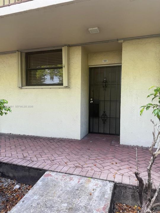 В аренду: $1,900 (2 спален, 2 ванн, 920 Квадратных фут)