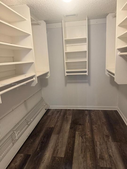 В аренду: $1,900 (2 спален, 2 ванн, 920 Квадратных фут)