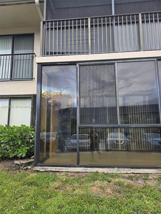 For Rent: $2,000 (2 beds, 2 baths, 884 Square Feet)