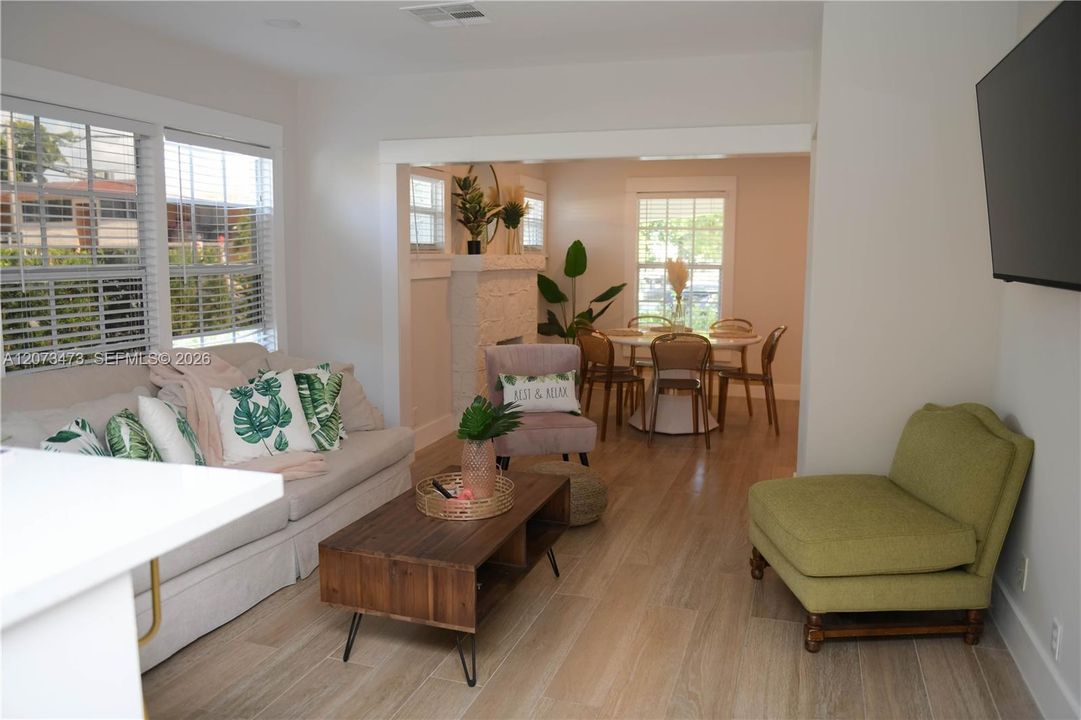 For Sale: $749,999 (3 beds, 2 baths, 1170 Square Feet)