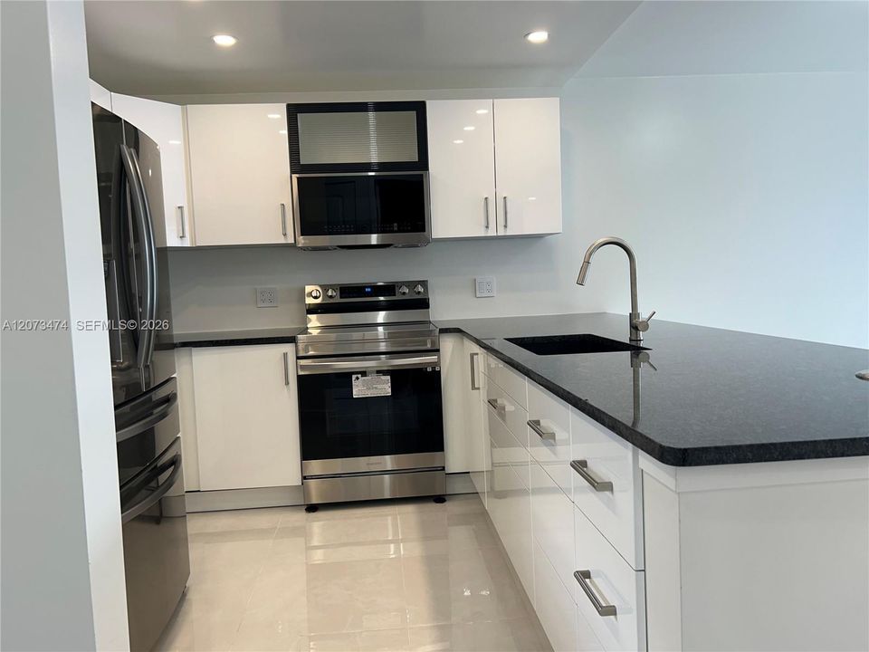 En Venta: $350,000 (1 camas, 1 baños, 812 Pies cuadrados)