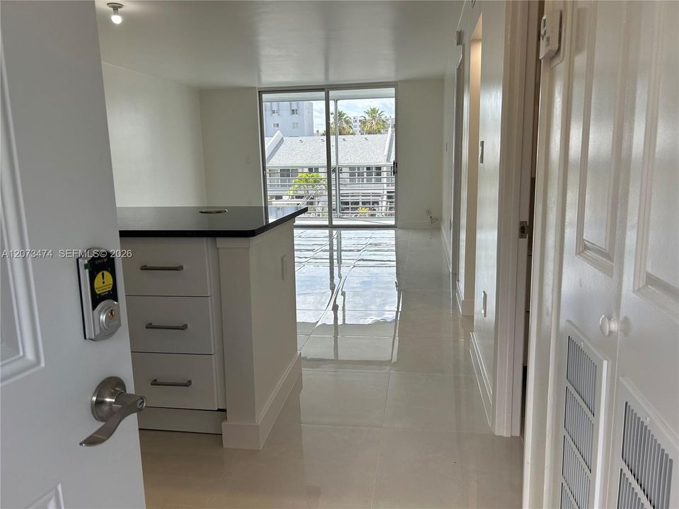 En Venta: $350,000 (1 camas, 1 baños, 812 Pies cuadrados)