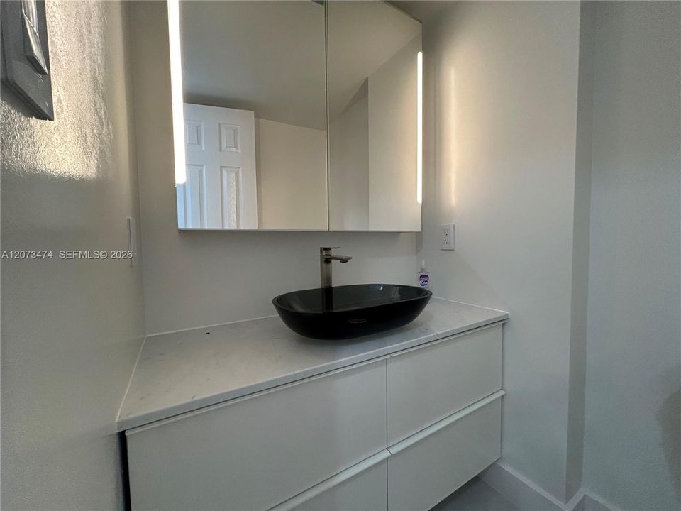 En Venta: $350,000 (1 camas, 1 baños, 812 Pies cuadrados)