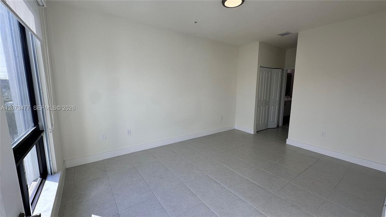 For Rent: $3,300 (3 beds, 2 baths, 1124 Square Feet)