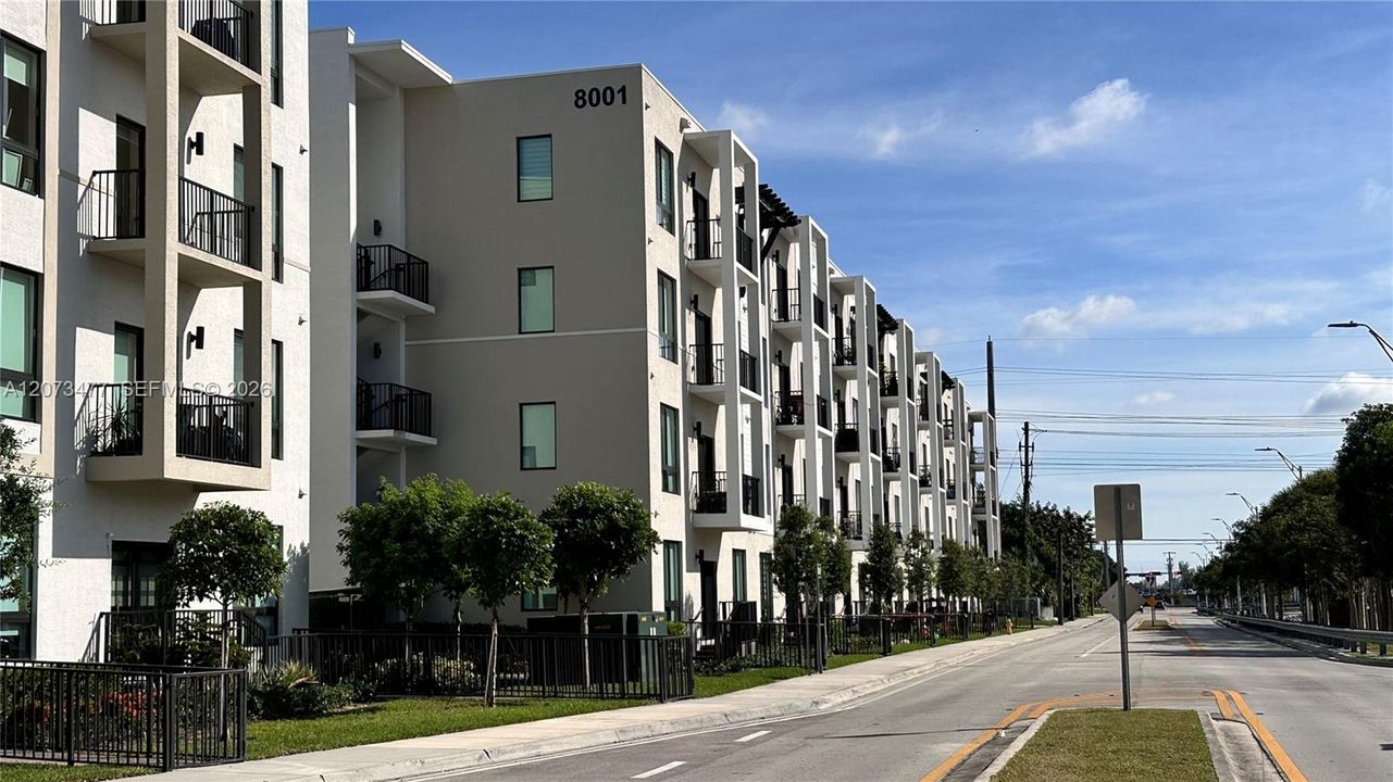 For Rent: $3,300 (3 beds, 2 baths, 1124 Square Feet)