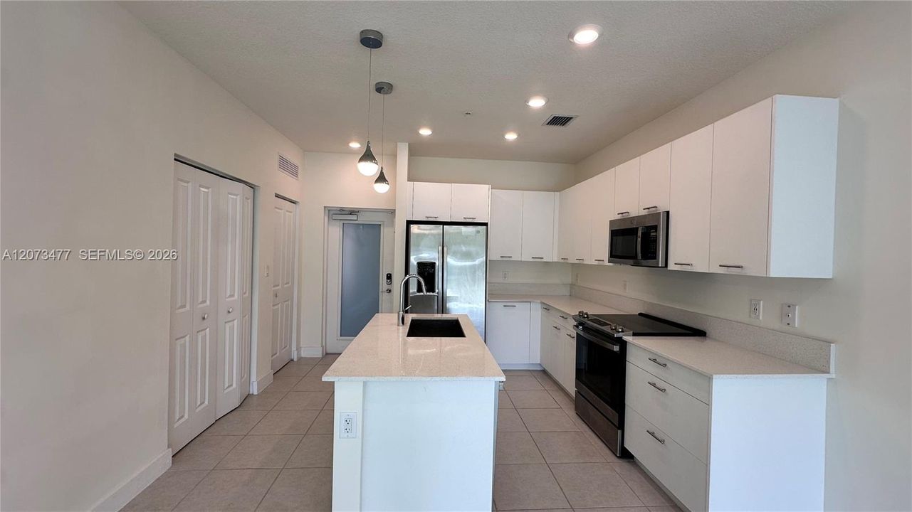 For Rent: $3,300 (3 beds, 2 baths, 1124 Square Feet)