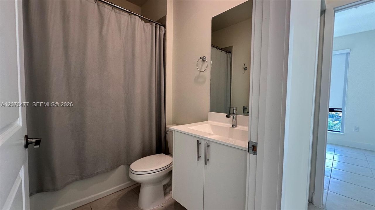 For Rent: $3,300 (3 beds, 2 baths, 1124 Square Feet)