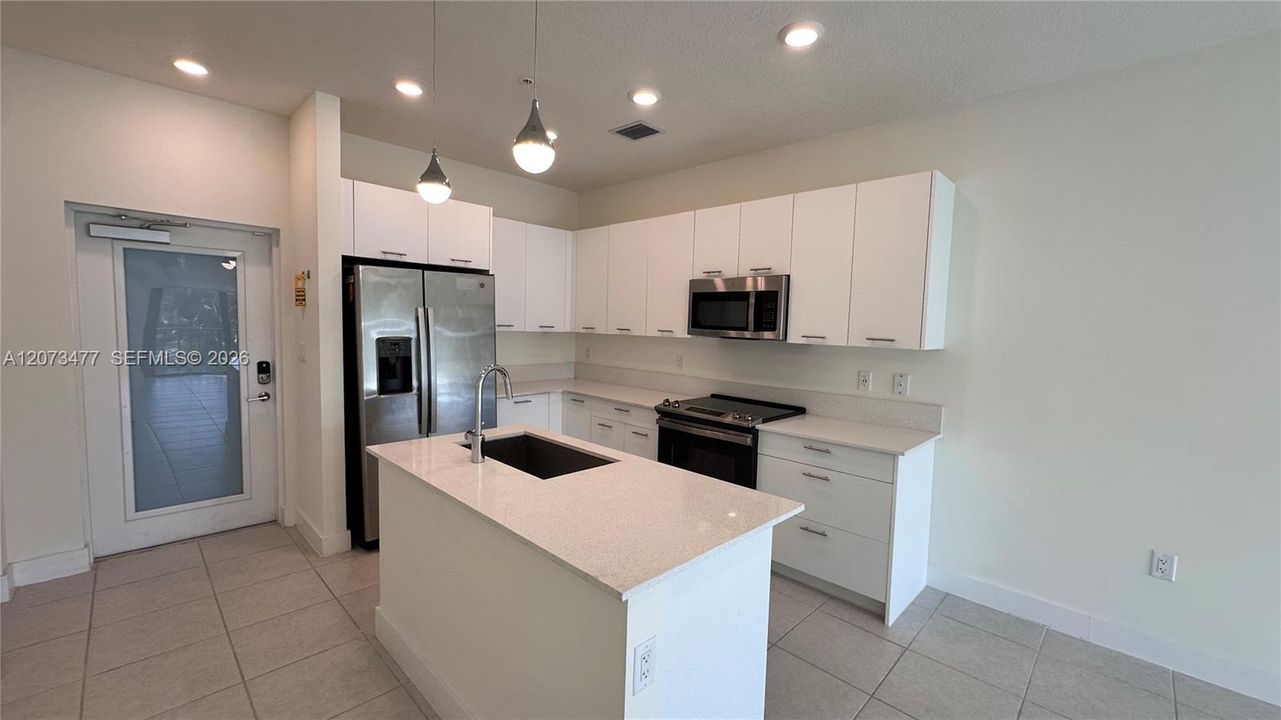 For Rent: $3,300 (3 beds, 2 baths, 1124 Square Feet)