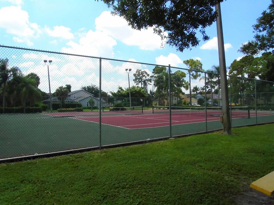 02_tennis_courts