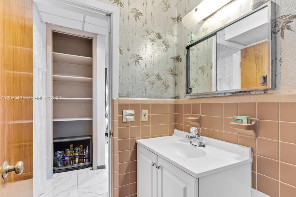 В аренду: $1,900 (1 спален, 1 ванн, 650 Квадратных фут)