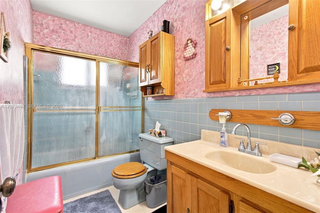 На продажу: $619,990 (3 спален, 1 ванн, 1098 Квадратных фут)