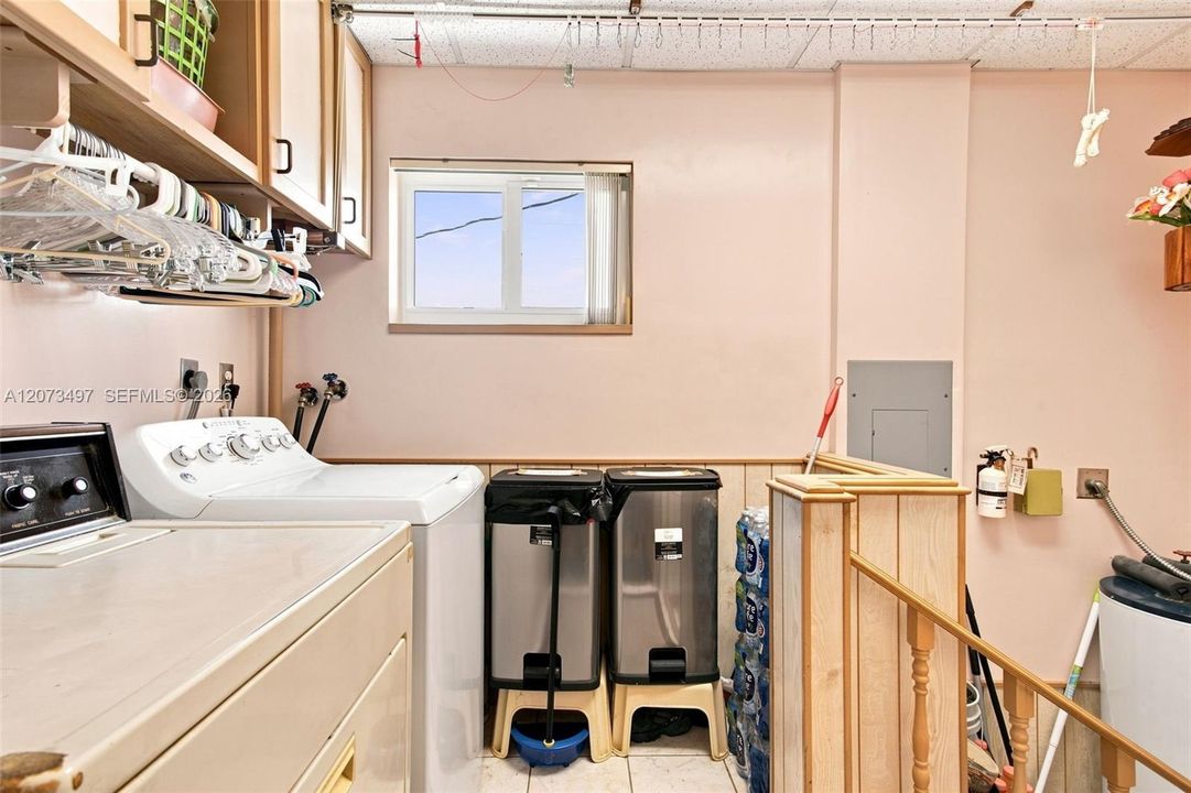 На продажу: $619,990 (3 спален, 1 ванн, 1098 Квадратных фут)