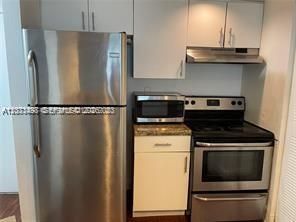 На продажу: $259,990 (2 спален, 2 ванн, 914 Квадратных фут)