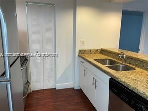 На продажу: $259,990 (2 спален, 2 ванн, 914 Квадратных фут)