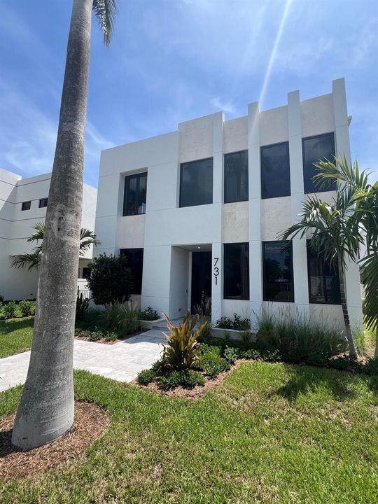 731 SE 4th Front