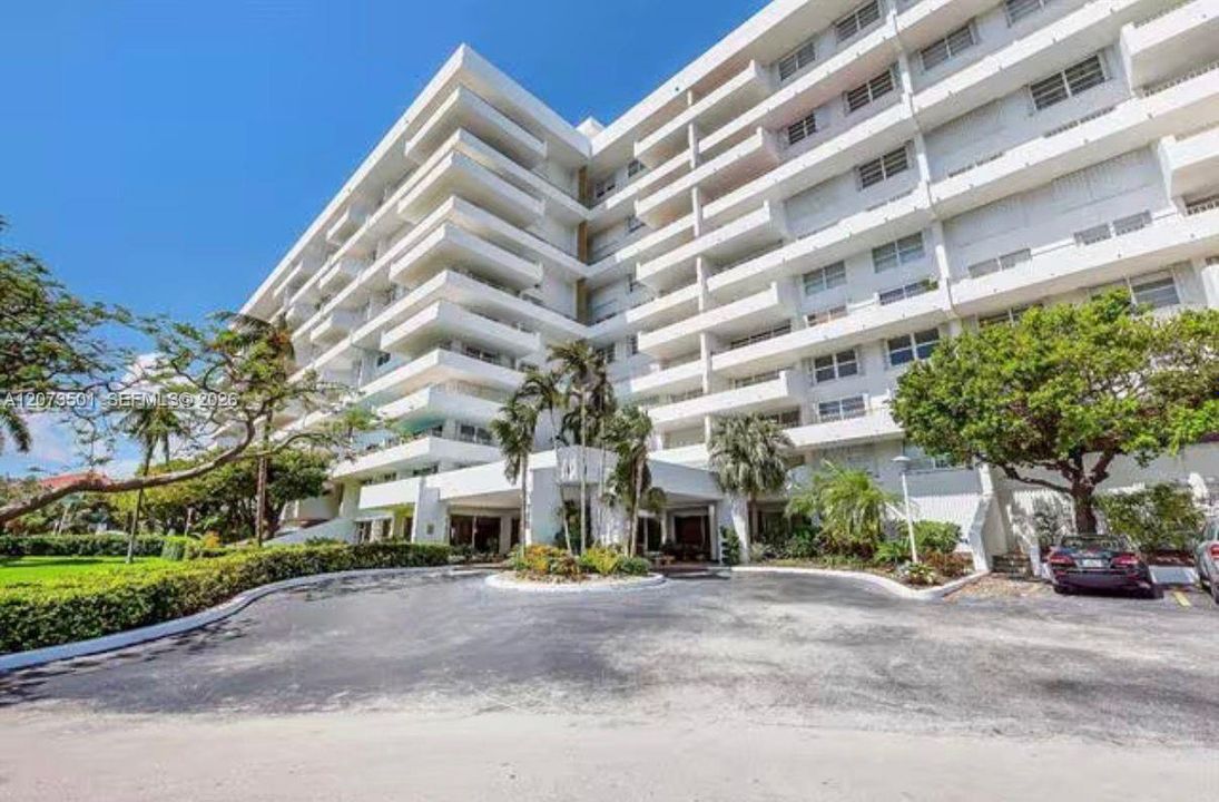 На продажу: $845,000 (2 спален, 1 ванн, 895 Квадратных фут)