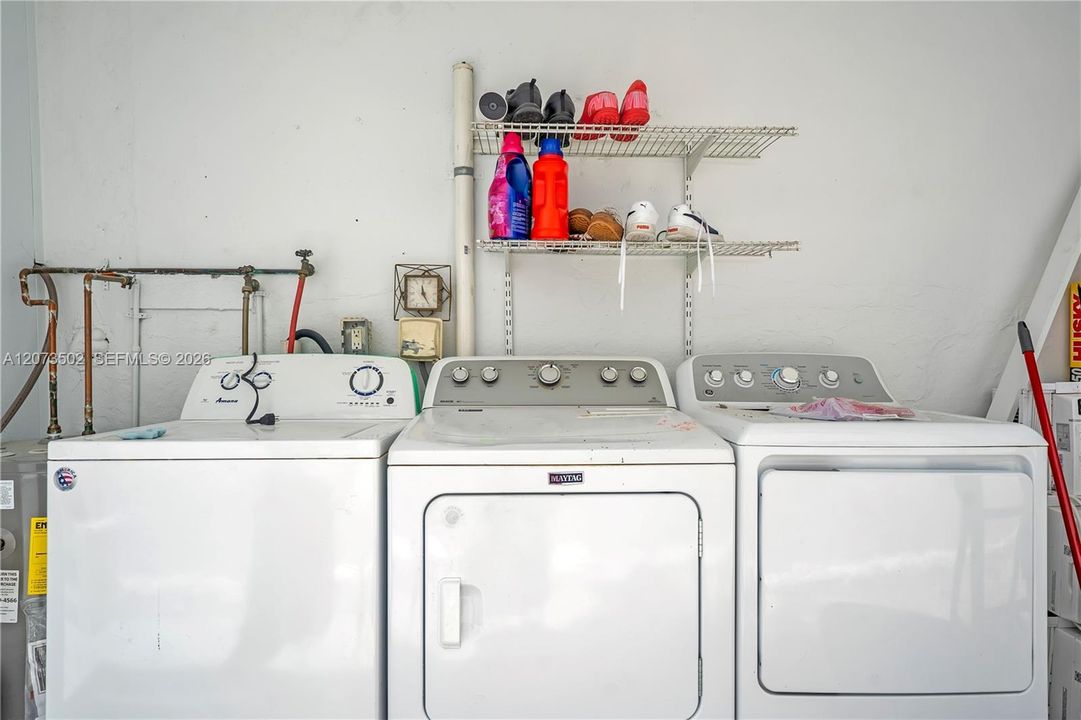 В аренду: $2,350 (2 спален, 1 ванн, 750 Квадратных фут)