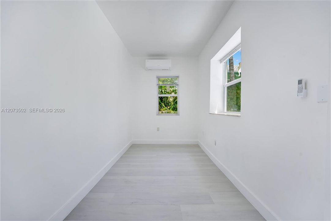 В аренду: $2,350 (2 спален, 1 ванн, 750 Квадратных фут)