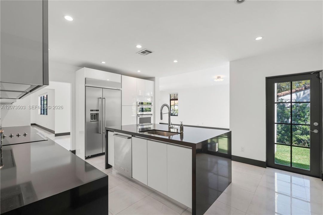 For Rent: $15,000 (4 beds, 4 baths, 3702 Square Feet)