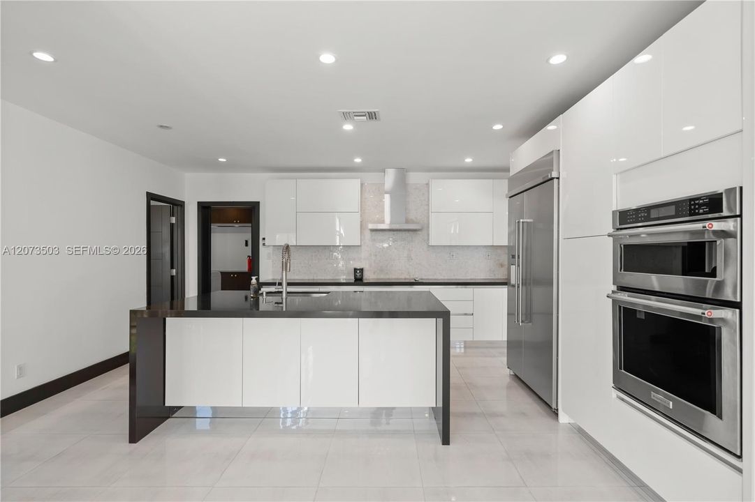 For Rent: $15,000 (4 beds, 4 baths, 3702 Square Feet)
