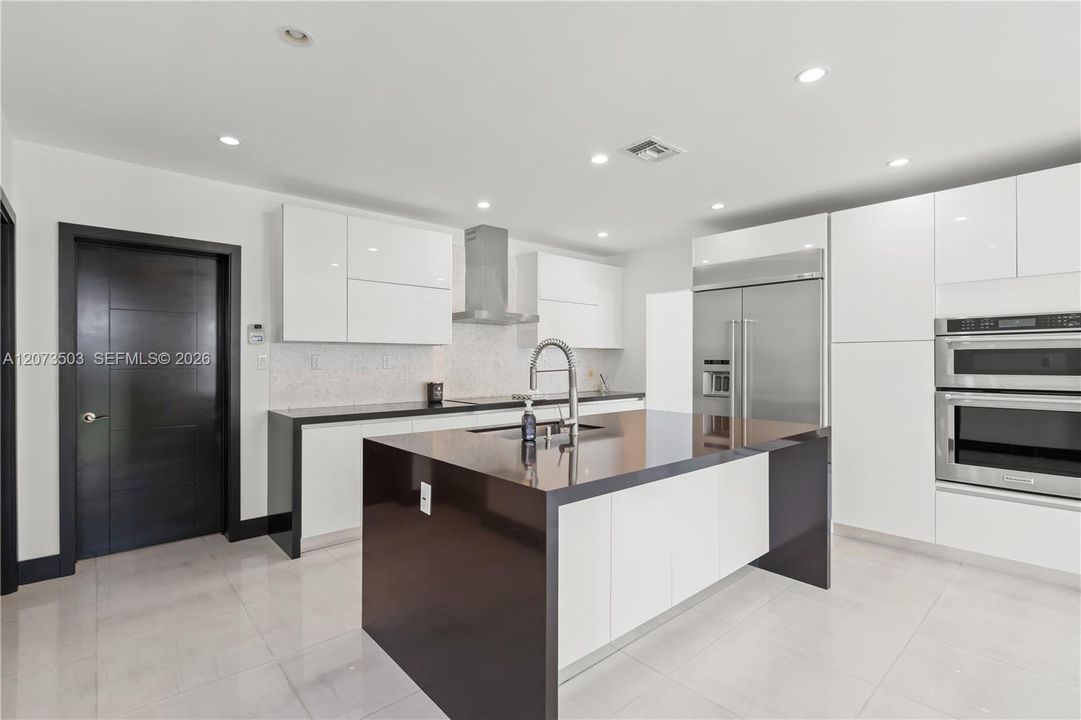 For Rent: $15,000 (4 beds, 4 baths, 3702 Square Feet)