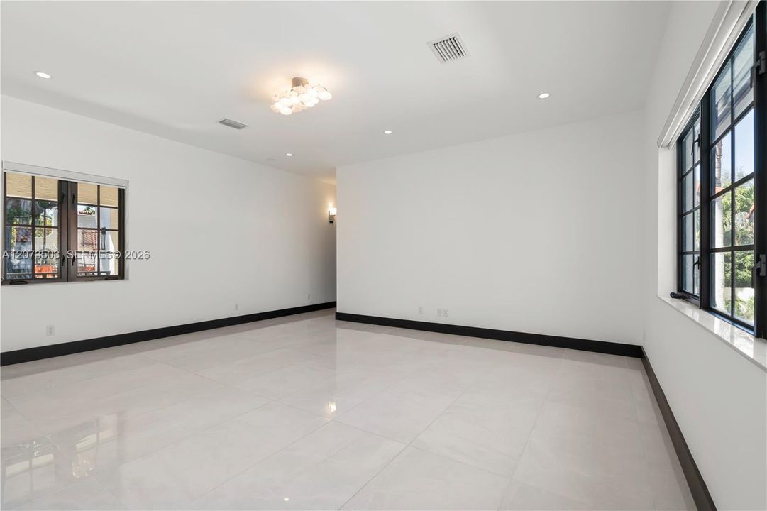 For Rent: $15,000 (4 beds, 4 baths, 3702 Square Feet)