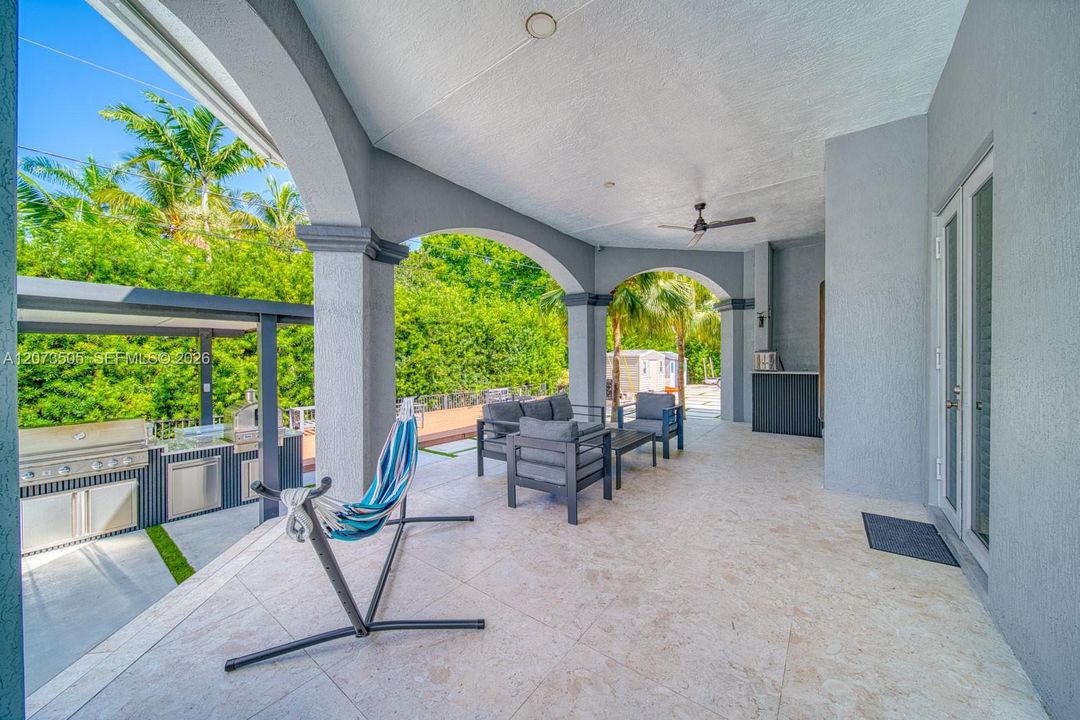For Sale: $2,899,900 (5 beds, 4 baths, 4362 Square Feet)