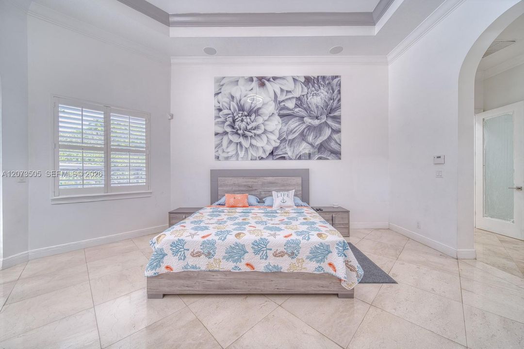 For Sale: $2,899,900 (5 beds, 4 baths, 4362 Square Feet)