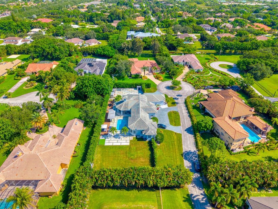 For Sale: $2,899,900 (5 beds, 4 baths, 4362 Square Feet)