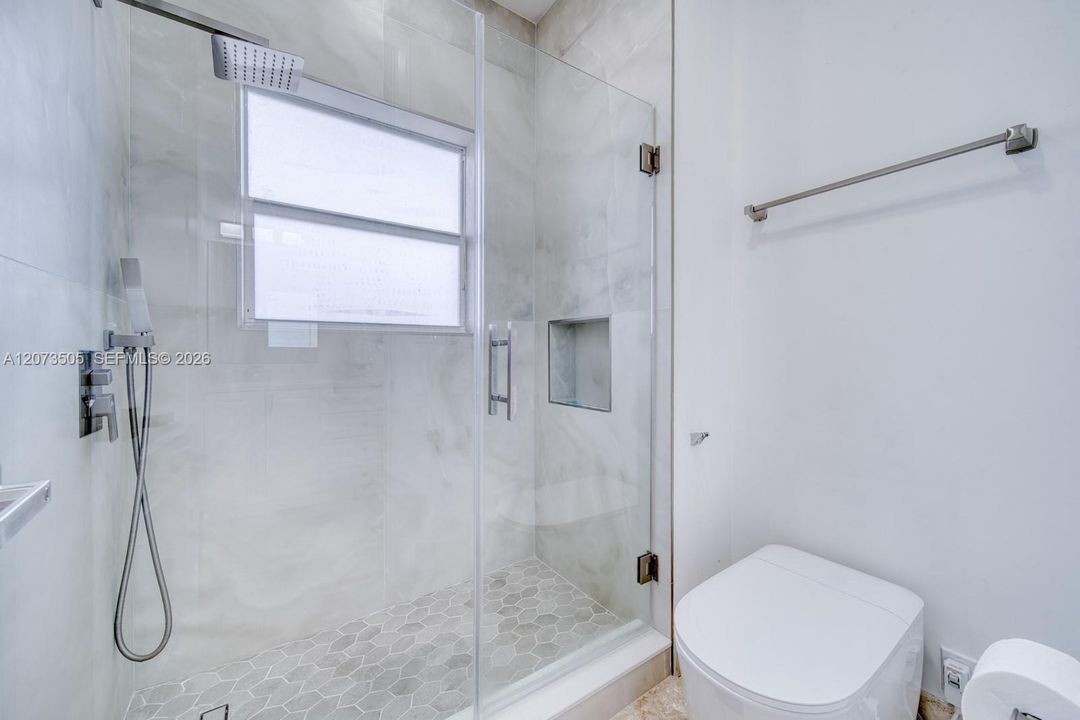 For Sale: $2,899,900 (5 beds, 4 baths, 4362 Square Feet)
