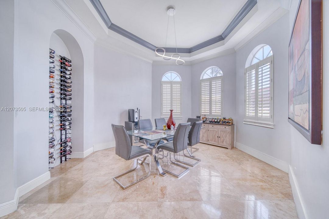 For Sale: $2,899,900 (5 beds, 4 baths, 4362 Square Feet)