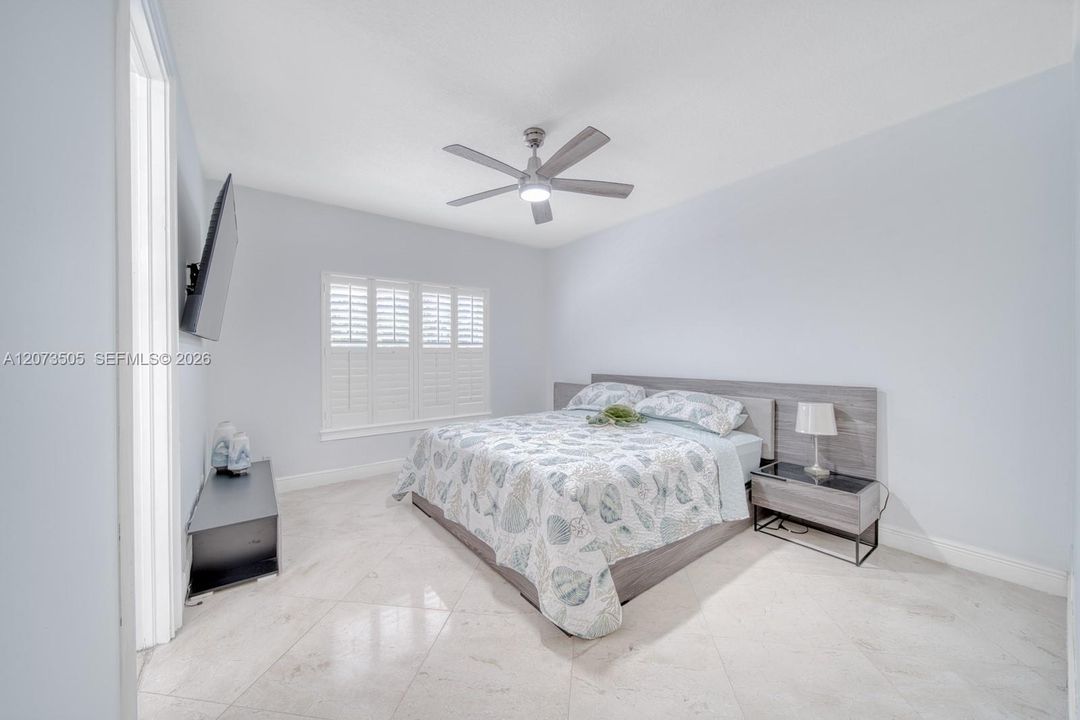 For Sale: $2,899,900 (5 beds, 4 baths, 4362 Square Feet)