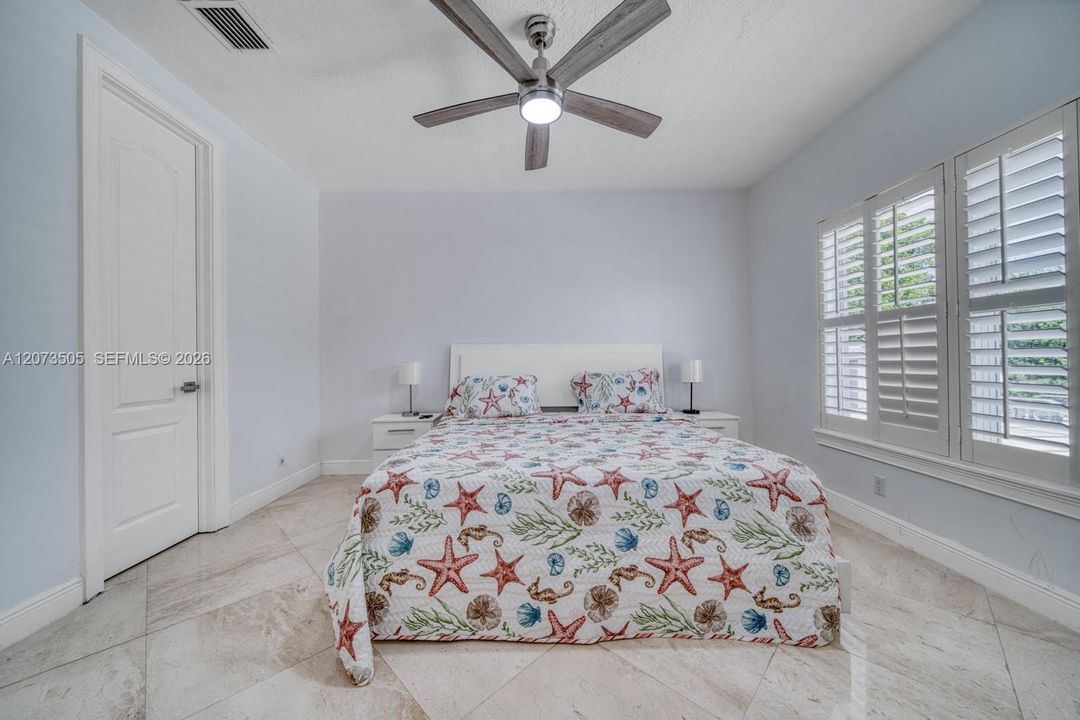 For Sale: $2,899,900 (5 beds, 4 baths, 4362 Square Feet)