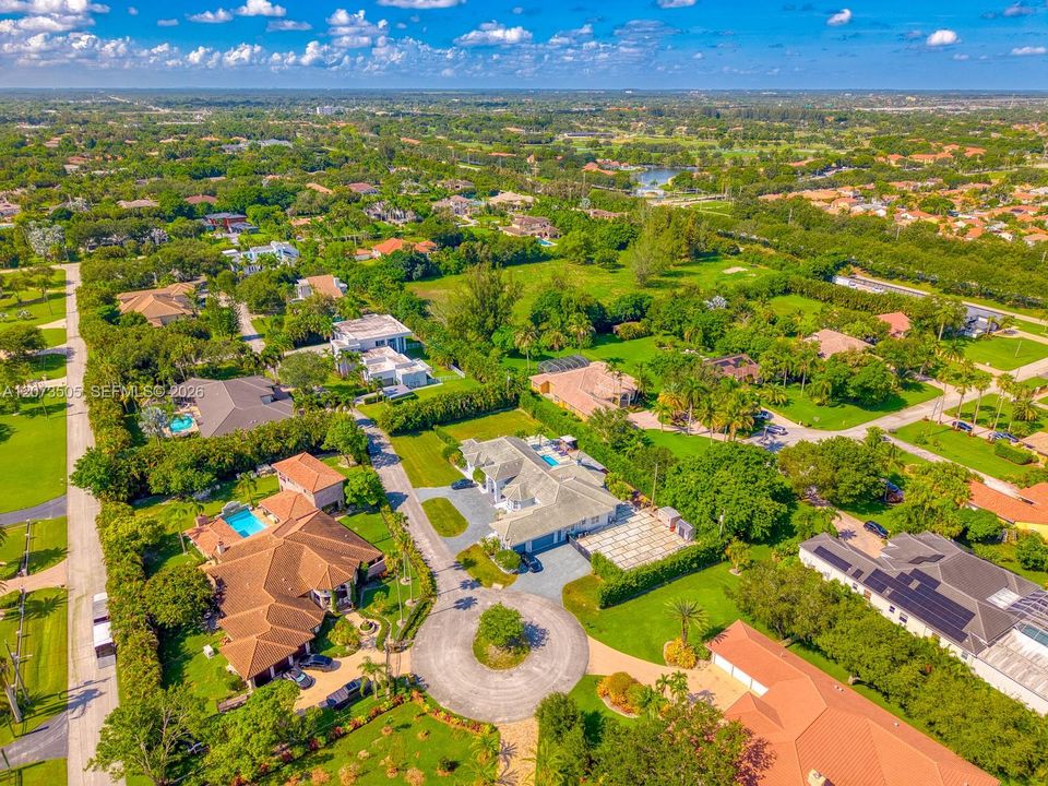 For Sale: $2,899,900 (5 beds, 4 baths, 4362 Square Feet)