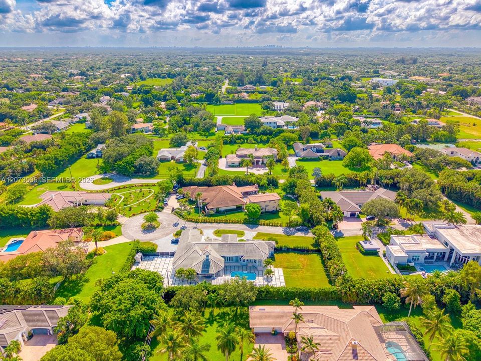 For Sale: $2,899,900 (5 beds, 4 baths, 4362 Square Feet)