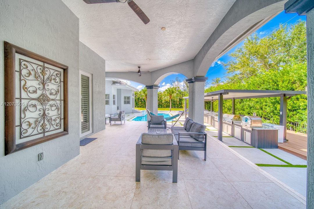 For Sale: $2,899,900 (5 beds, 4 baths, 4362 Square Feet)