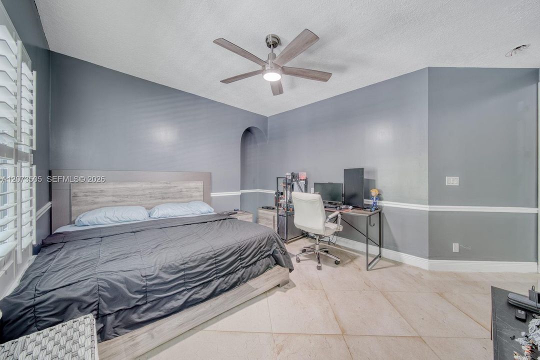 For Sale: $2,899,900 (5 beds, 4 baths, 4362 Square Feet)