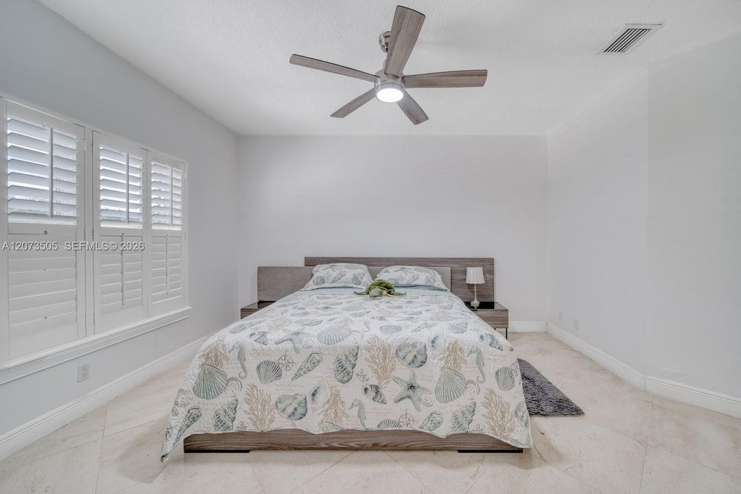For Sale: $2,899,900 (5 beds, 4 baths, 4362 Square Feet)