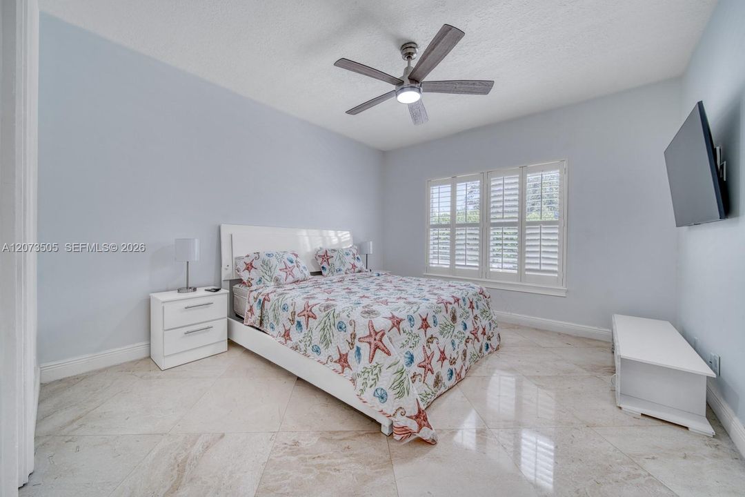 For Sale: $2,899,900 (5 beds, 4 baths, 4362 Square Feet)