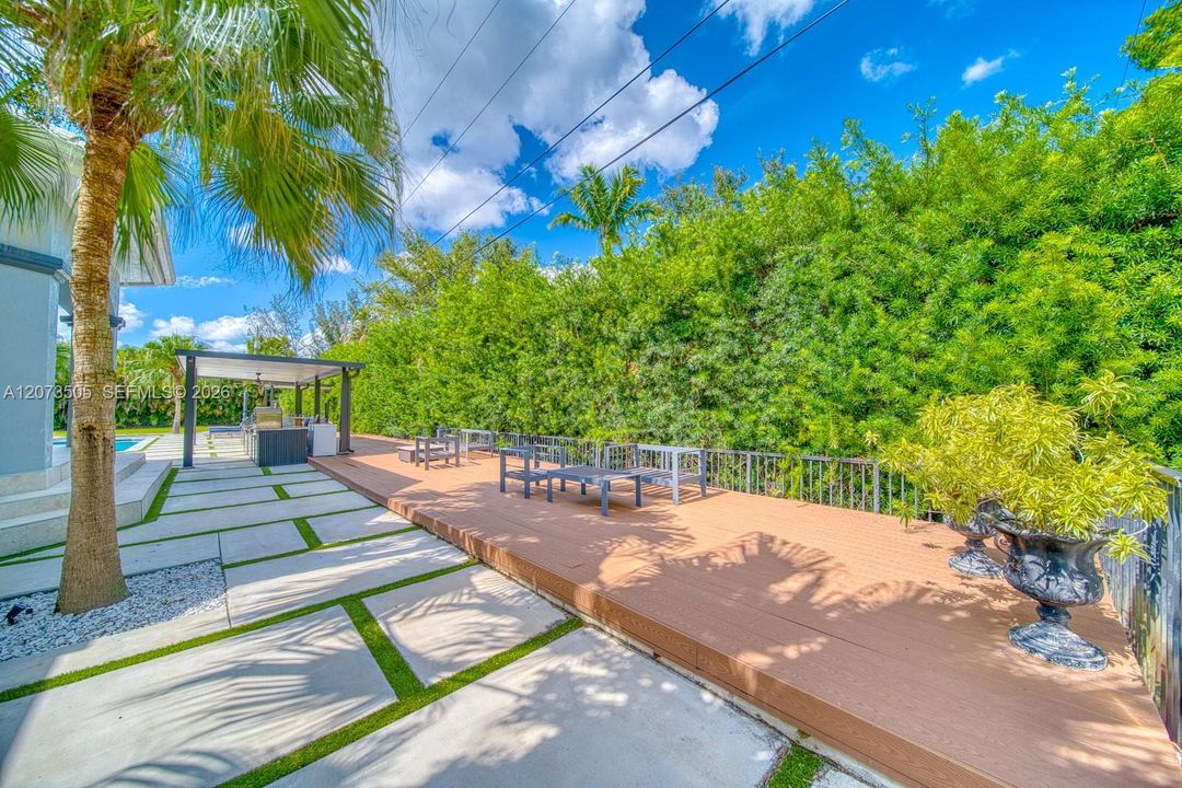 For Sale: $2,899,900 (5 beds, 4 baths, 4362 Square Feet)