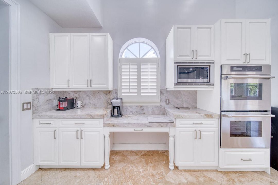 For Sale: $2,899,900 (5 beds, 4 baths, 4362 Square Feet)