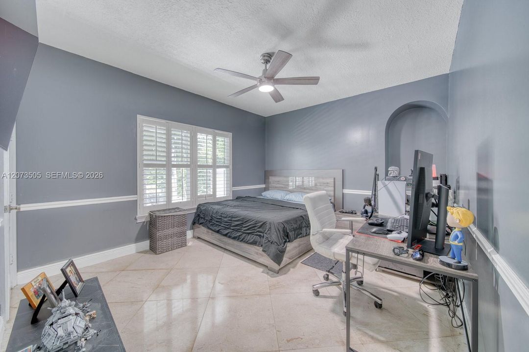 For Sale: $2,899,900 (5 beds, 4 baths, 4362 Square Feet)