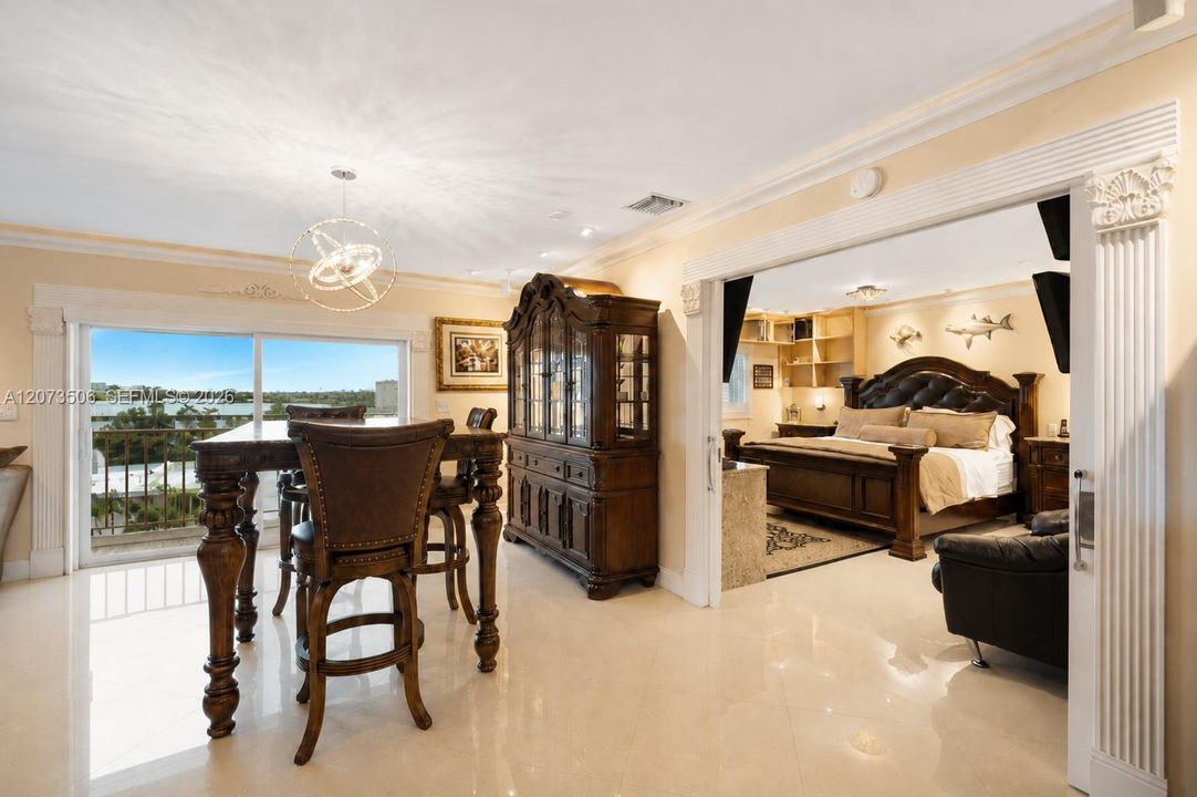 En Venta: $389,500 (1 camas, 2 baños, 1300 Pies cuadrados)