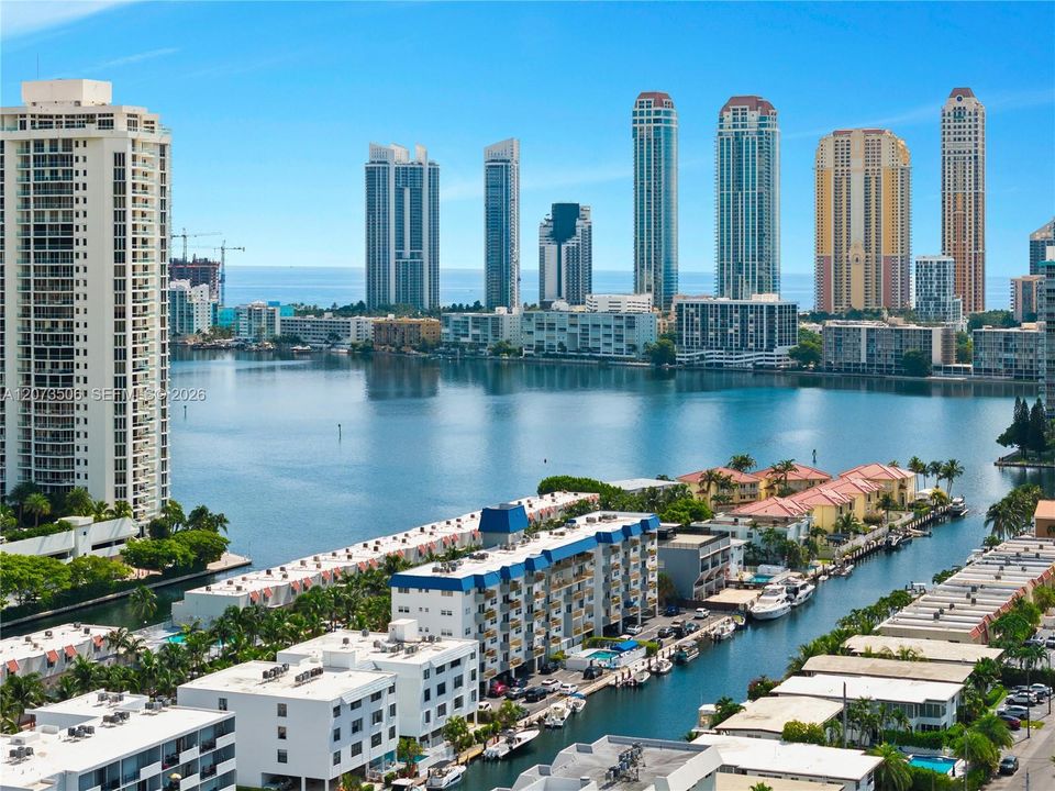 En Venta: $389,500 (1 camas, 2 baños, 1300 Pies cuadrados)