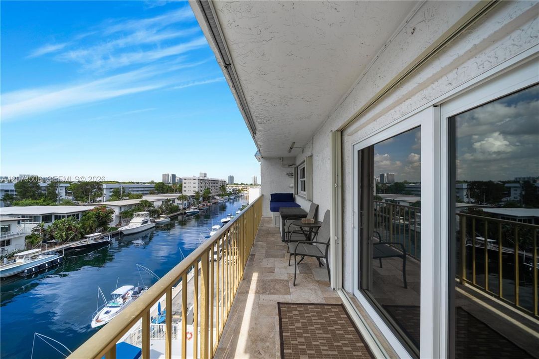 En Venta: $389,500 (1 camas, 2 baños, 1300 Pies cuadrados)