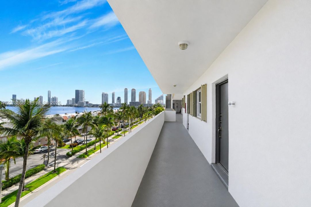 En Venta: $389,500 (1 camas, 2 baños, 1300 Pies cuadrados)